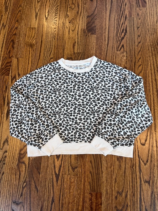 Z Supply Sweaters - Z Supply Leopard Print Cropped Pullover Sweater Size M